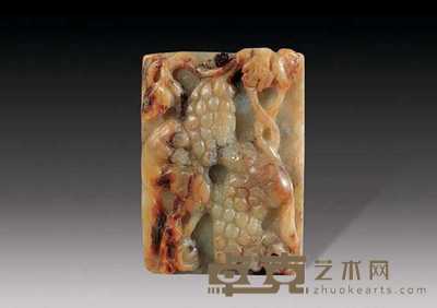 清 玉雕松鼠葡萄珮 高5.3cm
